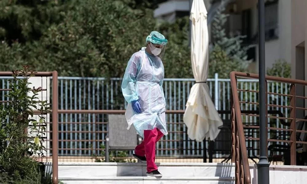 Κορονοϊός: Κατέληξε 68χρονος, τρίτος νεκρός σε 24 ώρες